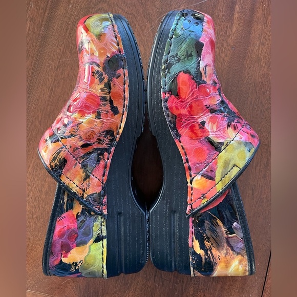 Dansko EU 41 (Women's 10-10.5) sunflower clogs - Picture 3 of 14